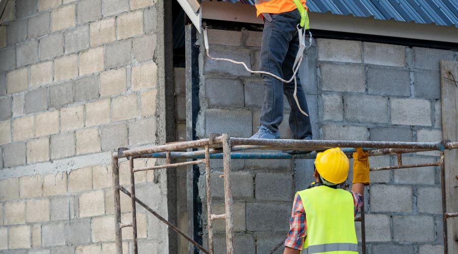 Expert Emergency Roof Repairs services in Hadley, MI